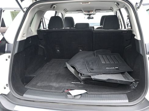 Used 2021 Nissan Rogue SV image 23