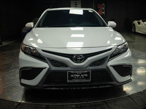 Used 2023 Toyota Camry SE FWD image 3