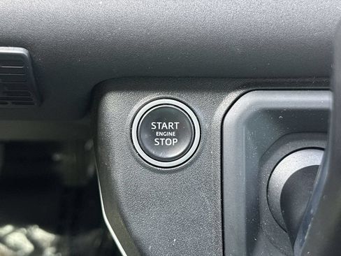 Used 2021 Land Rover Defender 110 X-Dynamic SE AWD/4WD image 17