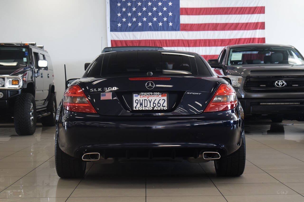 Used 2009 Mercedes-Benz SLK 300 image 7