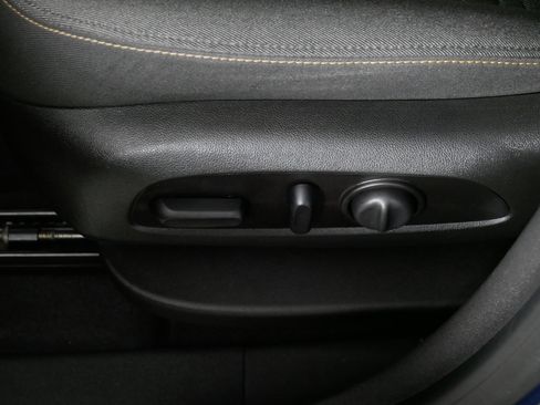 Used 2021 Chevrolet Equinox LT image 20