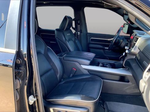 Used 2023 RAM 1500 Laramie AWD/4WD image 9