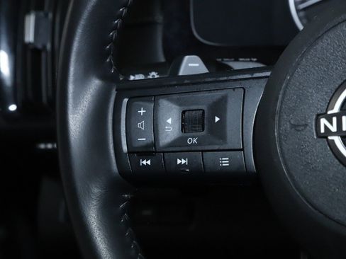 Used 2025 Nissan Pathfinder SV image 23