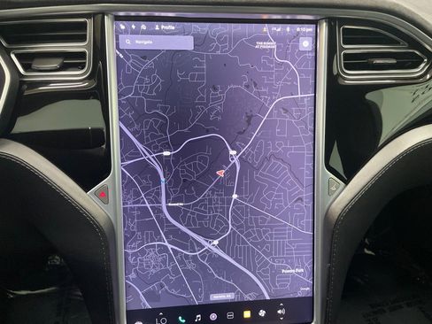 Used 2015 Tesla Model S 70 image 21