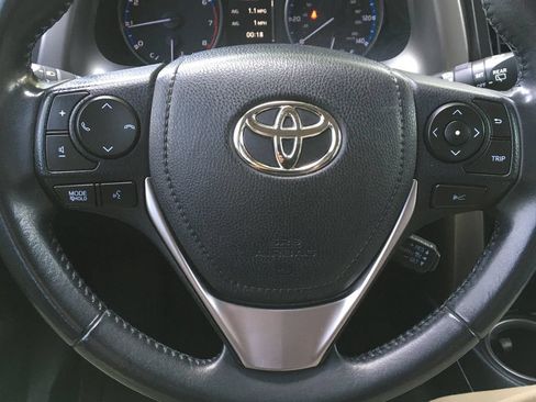 Used 2018 Toyota RAV4 XLE AWD/4WD image 14