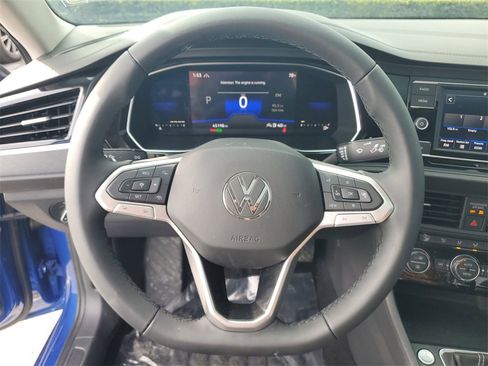 Used 2022 Volkswagen Jetta SE image 26