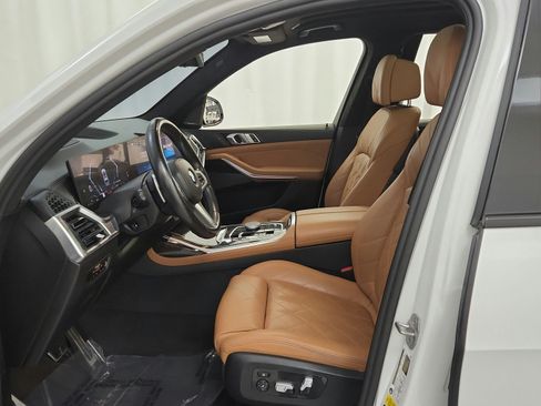 Used 2023 BMW X7 xDrive40i w/ M Sport Package AWD/4WD image 18