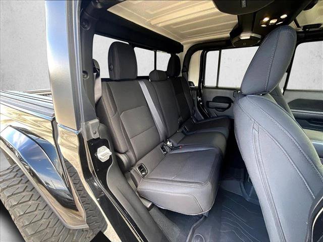 Used 2022 Jeep Gladiator Sport AWD/4WD image 25