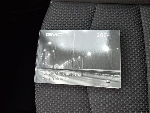 Used 2024 GMC Terrain SLE w/ Driver Convenience Package AWD/4WD image 26