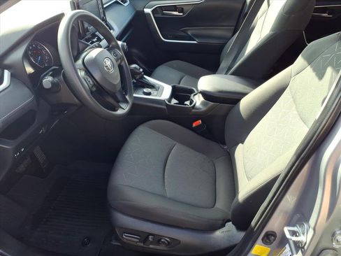 Used 2021 Toyota RAV4 XLE image 5