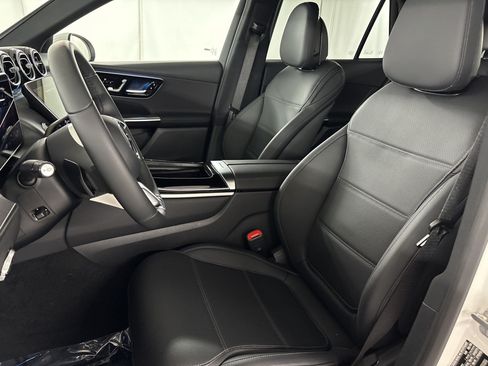 Certified 2026 Mercedes-Benz GLC 300 image 5