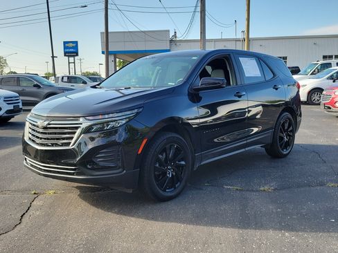Used 2024 Chevrolet Equinox LS w/ LS Convenience Package AWD/4WD image 2