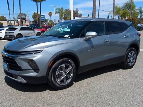 Used 2025 Chevrolet Blazer LT AWD/4WD image 4