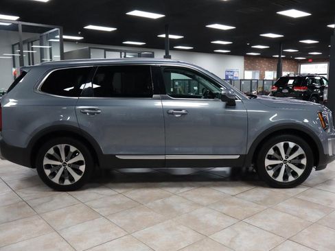 Used 2020 Kia Telluride S w/ S 8 Passenger Seating Package AWD/4WD image 6
