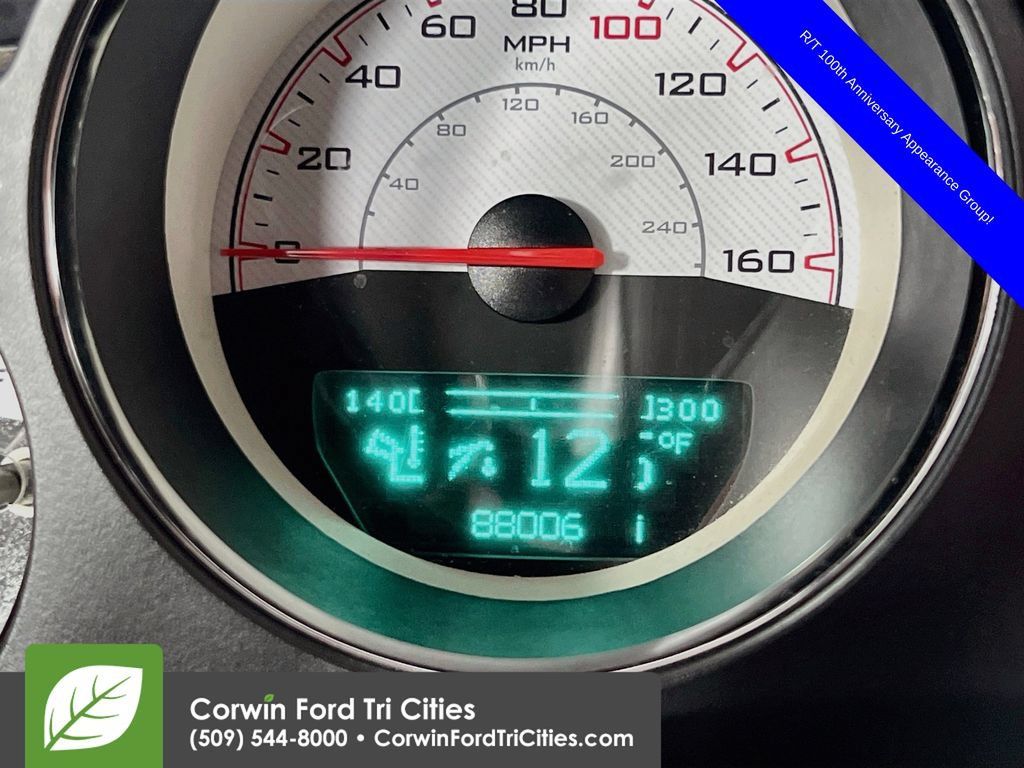 Used 2014 Dodge Challenger R/T RWD image 2