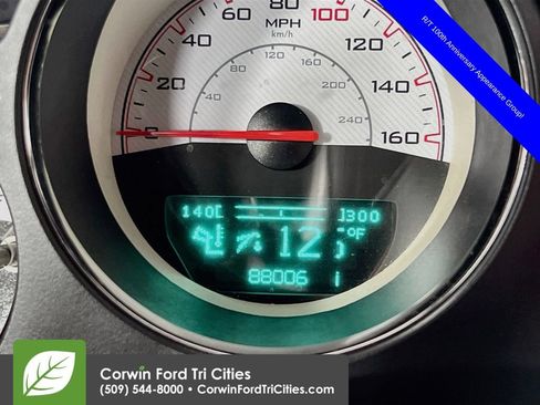 Used 2014 Dodge Challenger R/T RWD image 2