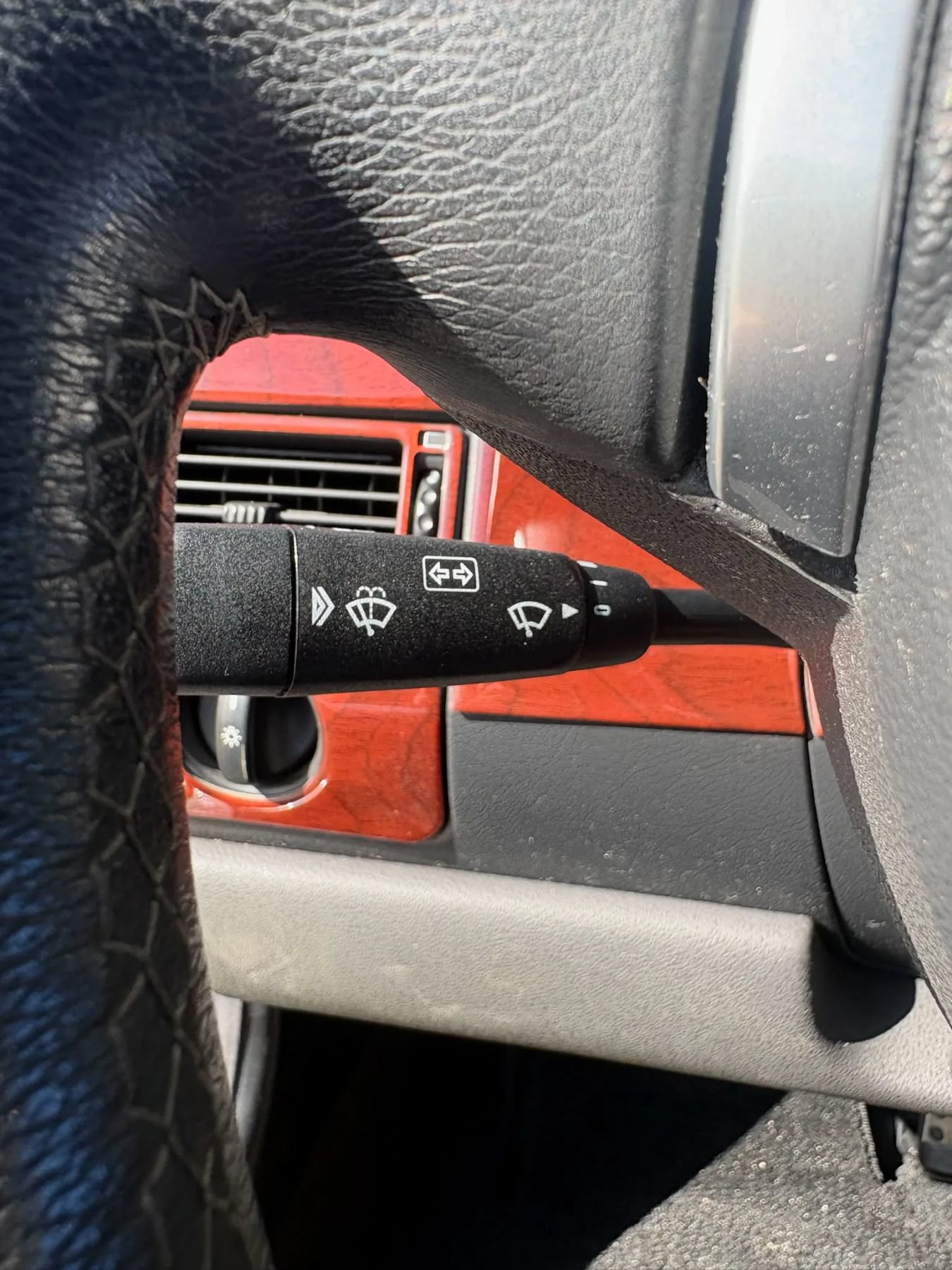 Used 2005 Chrysler Crossfire SRT-6 RWD image 15