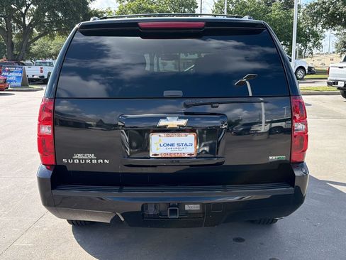 Certified 2011 Chevrolet Suburban LS RWD image 10