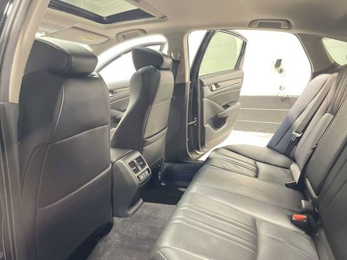 Used 2022 Honda Accord Touring image 12