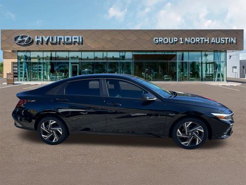 New 2025 Hyundai Elantra Sport image 8