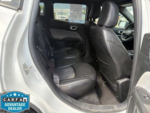 Used 2023 Jeep Compass Latitude AWD/4WD image 12