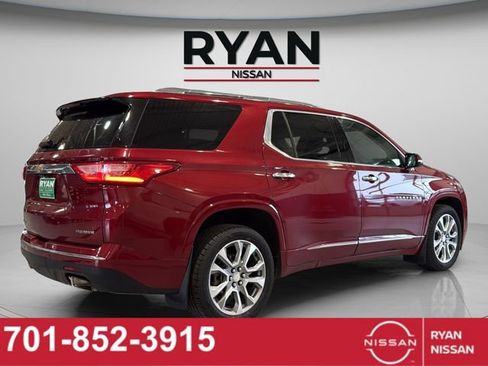 Used 2021 Chevrolet Traverse Premier AWD/4WD image 15