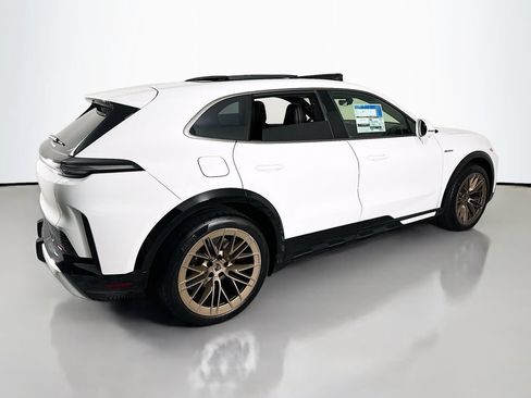 New 2026 Porsche Cayenne Turbo AWD/4WD image 9