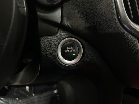 Used 2020 Chevrolet Equinox LT image 19