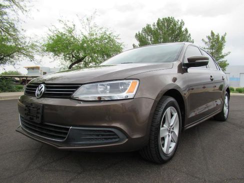 Used 2013 Volkswagen Jetta TDI image 2