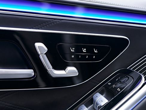 Used 2025 Mercedes-Benz Maybach S 580 4MATIC image 48