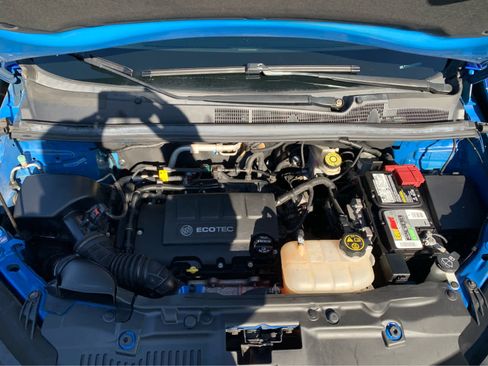 Used 2017 Buick Encore Essence image 9