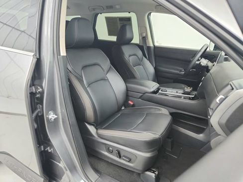 Used 2025 Nissan Pathfinder SL AWD/4WD image 37