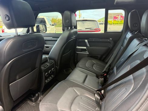 Used 2021 Land Rover Defender 110 X-Dynamic SE AWD/4WD image 31