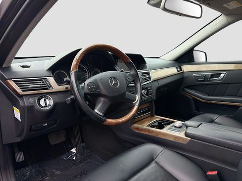 Used 2011 Mercedes-Benz E 350 4MATIC Sedan image 4