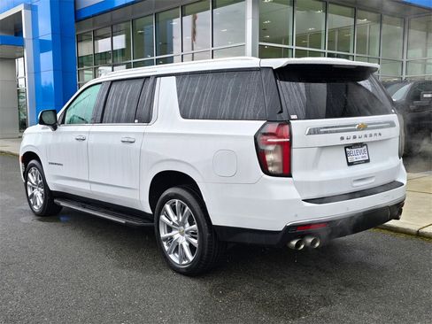 Used 2022 Chevrolet Suburban High Country image 36