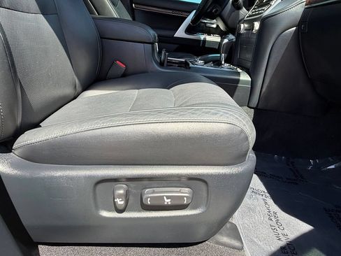 Used 2019 Toyota Land Cruiser w/ Four Season Floor Mat Package AWD/4WD image 32