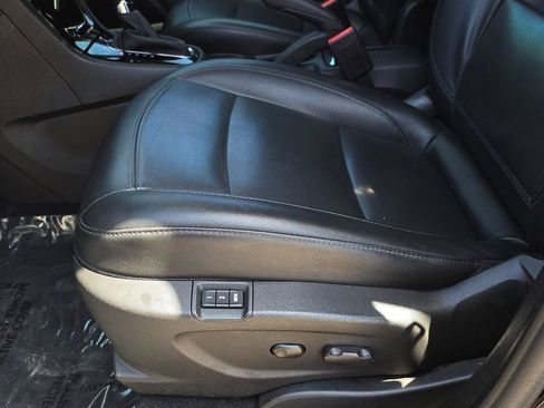 Used 2017 Buick Encore Essence FWD image 20
