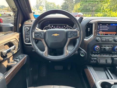Used 2022 Chevrolet Silverado 3500 High Country w/ Technology Package AWD/4WD image 16