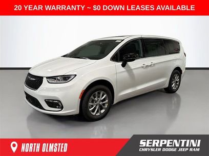 New 2026 Chrysler Pacifica Select