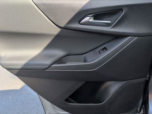 New 2026 Chevrolet Equinox LT w/ Convenience Package II FWD image 36