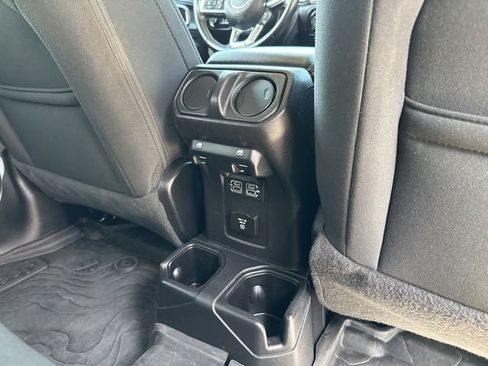 Used 2020 Jeep Wrangler Unlimited Sahara AWD/4WD image 20