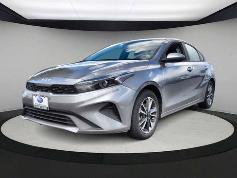 Used 2023 Kia Forte LXS image 8