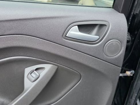 Used 2016 Ford Escape Titanium image 31