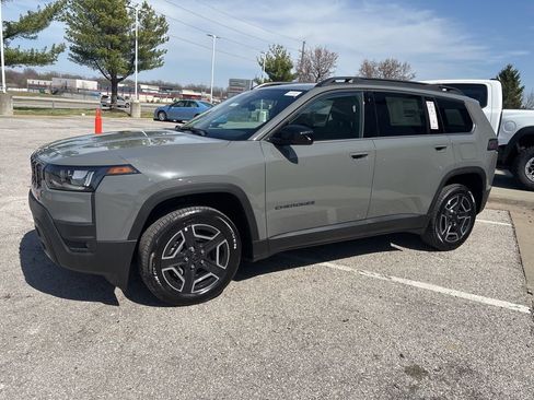 New 2026 Jeep Cherokee Laredo AWD/4WD image 15