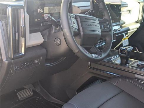 New 2026 GMC Hummer EV 4x4 Crew Cab image 3