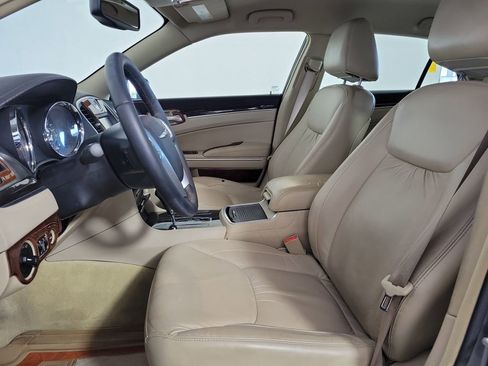Used 2011 Chrysler 300 Limited RWD image 12