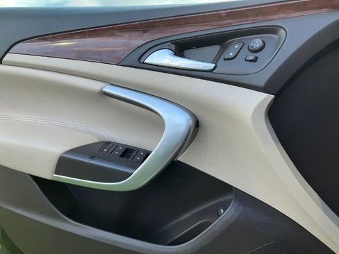 Used 2017 Buick Regal Premium image 24