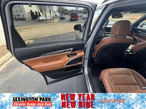 Used 2023 Kia Telluride SX Prestige X-Line image 12