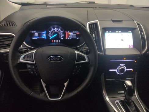 Used 2017 Ford Edge Titanium w/ Equipment Group 301A FWD image 22