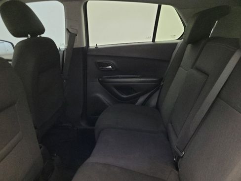 Used 2022 Chevrolet Trax LS w/ Tint and Cruise Package FWD image 18